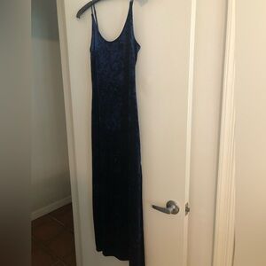 Elegant Blue Velvet Maxi Dress